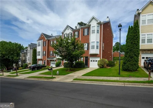 Photo 3 of Townhouse for sale at 2164 Ml Garden Run, Buford, GA 30519 | MLS# 10846960 | Listing updated on 2026-09-30
