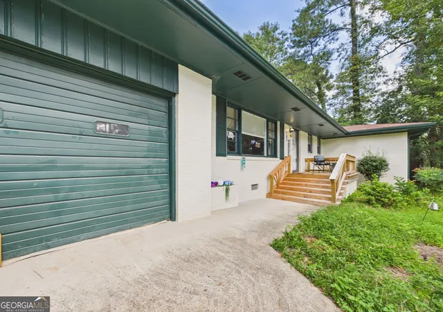 Photo 2 of Single family home for sale at 103 Morningside Dr, Warner Robins, GA 31088 | MLS# 10848507 | Listing updated on 2026-09-18