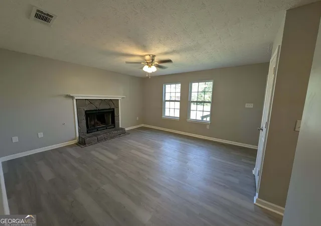 Photo 3 of Single family home for sale at 126 Crystal Brk, Griffin, GA 30223 | MLS# 10843206 | Listing updated on 2026-09-10