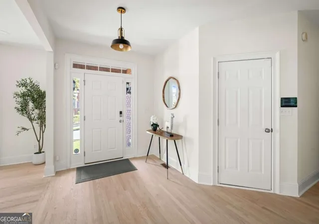 Photo 2 of Single family home for sale at 2005 Ivy Ridge Rd Se, Smyrna, GA 30080 | MLS# 10852188 | Listing updated on 2026-10-08