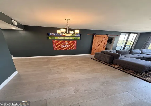Photo 4 of Condo for sale at 3481 Lakeside Dr NE #1502, Atlanta, GA 30326 | MLS# 10844003 | Listing updated on 2026-09-11