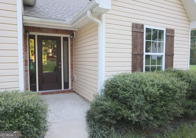 Photo 3 of Single family home for sale at 61 Concord Ct N, Concord, GA 30206 | MLS# 10842159 | Listing updated on 2026-10-28