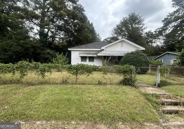 Photo 2 of Single family home for sale at 3861 Grand Ave, Macon, GA 31204 | MLS# 10852883 | Listing updated on 2026-10-08