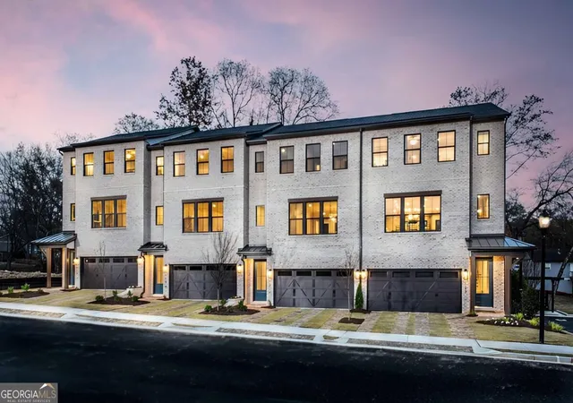 Photo 2 of Townhouse for sale at 117 Bridgecrest Rd, Roswell, GA 30075 | MLS# 10841907 | Listing updated on 2026-09-14