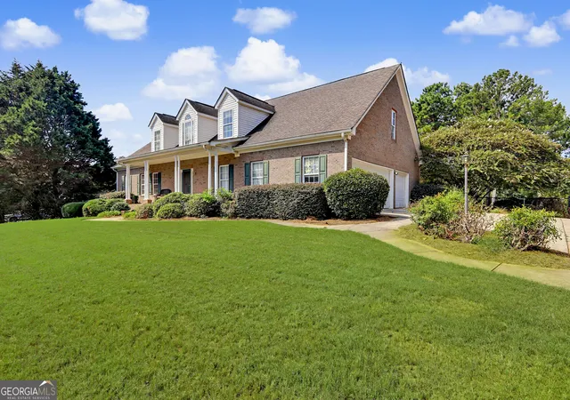 Photo 2 of Single family home for sale at 1225 Bent Crk Dr, Mcdonough, GA 30252 | MLS# 10843190 | Listing updated on 2026-09-11