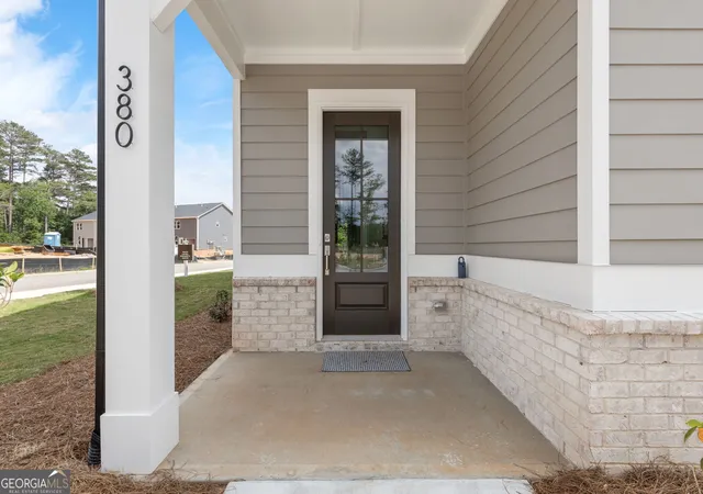 Photo 2 of Sale Pending at 372 Summerville Ln, Athens, GA 30606 | MLS# 10701811 | Listing updated on 2026-09-09