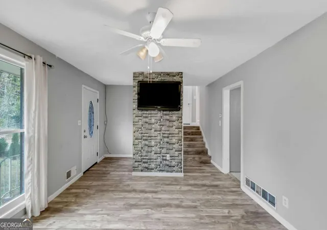 Photo 3 of Single family home for sale at 927 Slash Pine Rd, Forest Park, GA 30297 | MLS# 10837331 | Listing updated on 2026-09-04