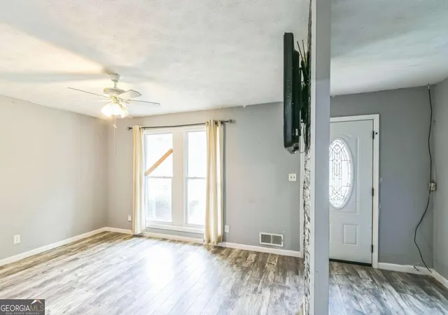 Photo 4 of Single family home for sale at 927 Slash Pine Rd, Forest Park, GA 30297 | MLS# 10837331 | Listing updated on 2026-09-04