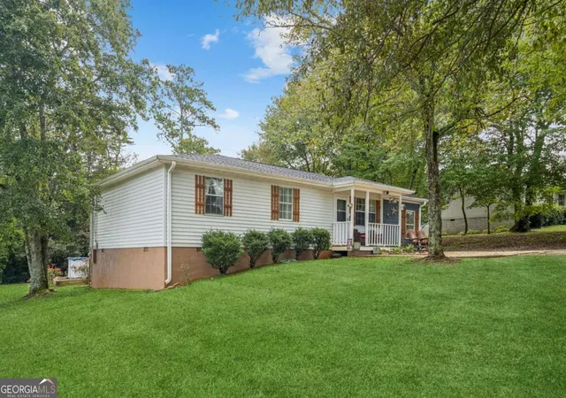 Photo 3 of Single family home for sale at 304 Myrtle St, Jasper, GA 30143 | MLS# 10822044 | Listing updated on 2026-09-10