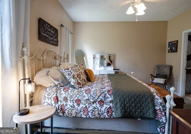 Photo 2 of Single family home for sale at 3 Ashley Oaks Ln, Newnan, GA 30263 | MLS# 10840862 | Listing updated on 2026-10-06