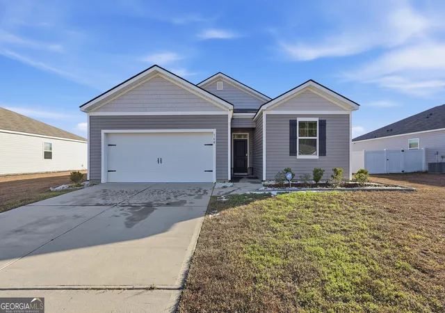 Photo 1 of Single family home for sale at 160 Troupe Dr, Savannah, GA 31407 | MLS# 10845067 | Listing updated on 2026-09-26