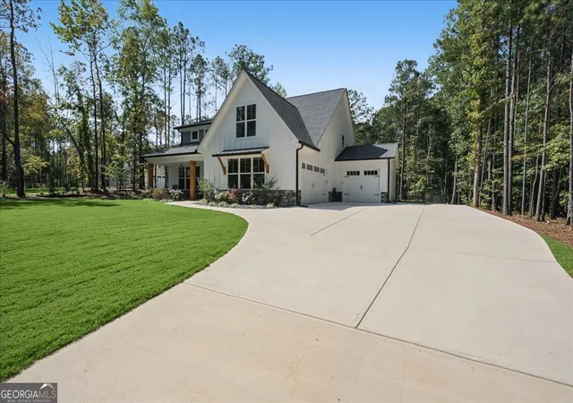 Photo 3 of Single family home for sale at 6821 Phillips Ml Rd, Douglasville, GA 30135 | MLS# 10852178 | Listing updated on 2026-10-08