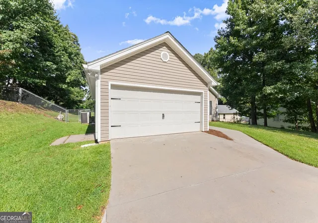 Photo 3 of Sale Pending at 5344 Stephens Rd, Oakwood, GA 30566 | MLS# 10837140 | Listing updated on 2026-09-24