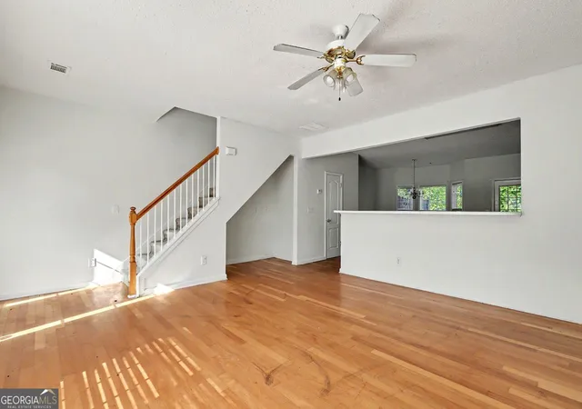 Photo 4 of Townhouse for sale at 190 Madeline Ct, Mcdonough, GA 30253 | MLS# 10840803 | Listing updated on 2026-09-18