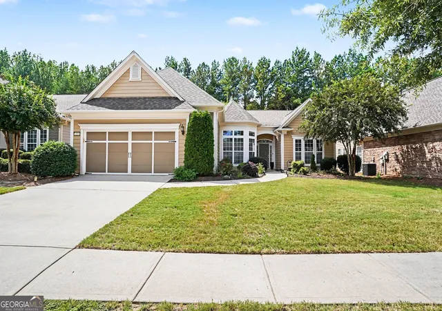 Photo 2 of Single family home for sale at 424 Tallulah Dr, Griffin, GA 30223 | MLS# 10844833 | Listing updated on 2026-09-25