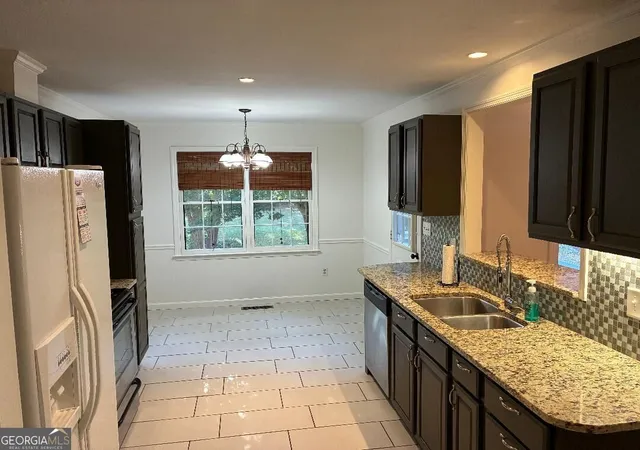 Photo 2 of Sale Pending at 143 Stonybrook Ct, Athens, GA 30605 | MLS# 10835422 | Listing updated on 2026-10-30