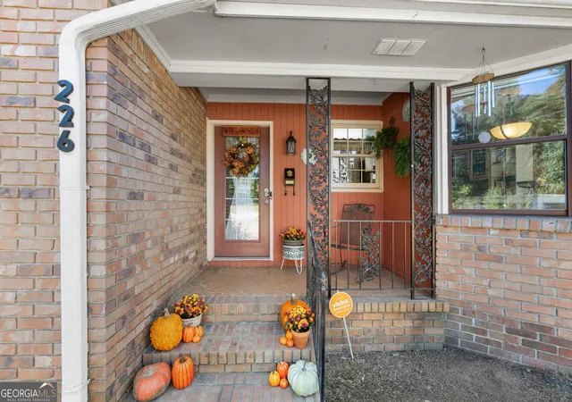 Photo 3 of Single family home for sale at 226 Fay St, Jackson, GA 30233 | MLS# 10880759 | Listing updated on 2026-10-29