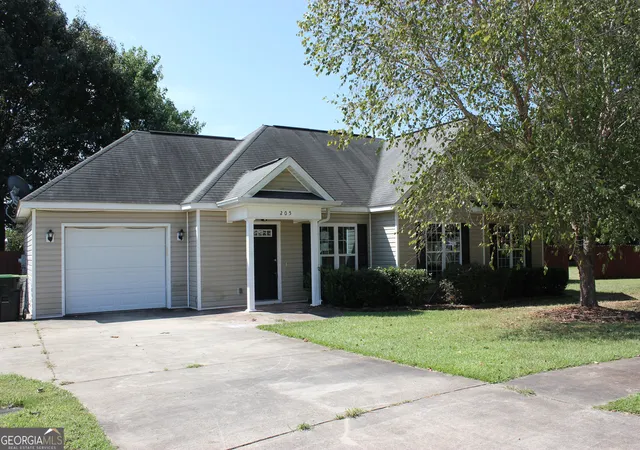 Photo 1 of Single family home for sale at 205 Gayla Ct, Warner Robins, GA 31088 | MLS# 10850951 | Listing updated on 2026-09-22