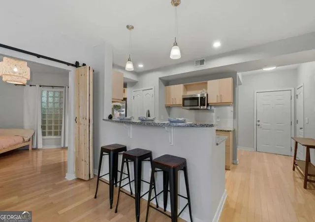 Photo 4 of Condo for sale at 390 17Th St Nw #3038, Atlanta, GA 30363 | MLS# 10733924 | Listing updated on 2026-10-09