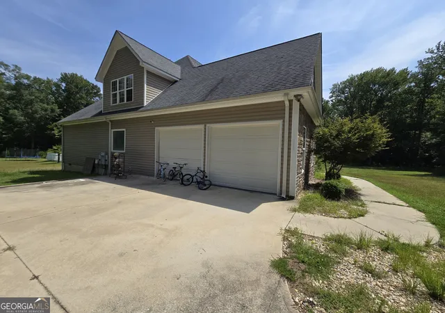 Photo 1 of Single family home for sale at 325 Rain Valley Cir, Meansville, GA 30256 | MLS# 10846520 | Listing updated on 2026-10-08