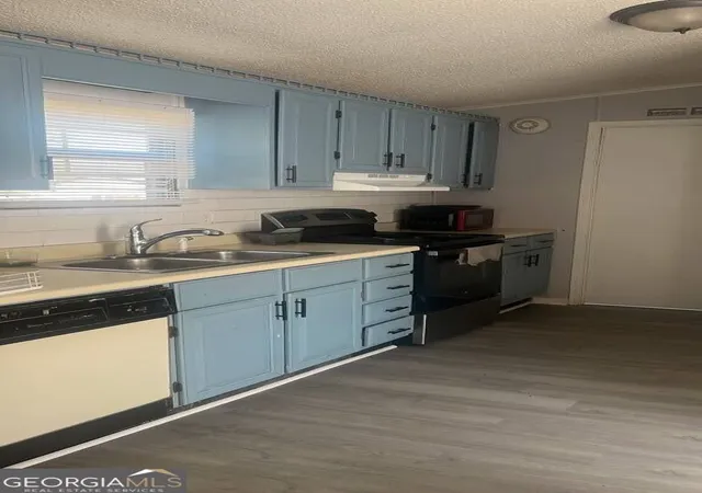 Photo 3 of Manufactured home for sale at 5165 Sycamore Trail 283 283 #285, Buford, GA 30518 | MLS# 10641086 | Listing updated on 2026-10-06