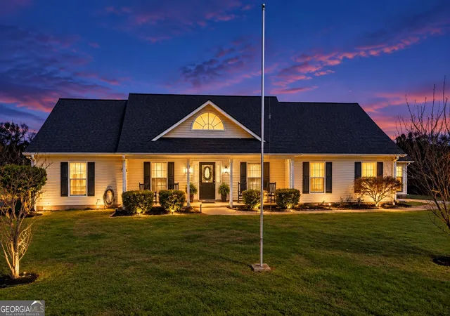 Photo 3 of Single family home for sale at 369 Kay Dr, Winder, GA 30680 | MLS# 10845869 | Listing updated on 2026-09-28