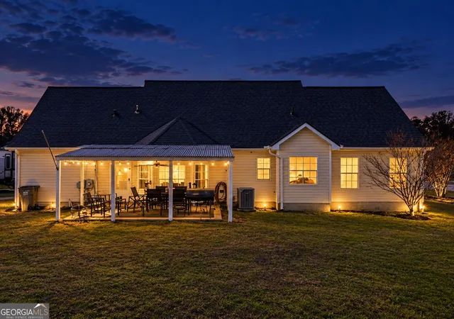 Photo 3 of Single family home for sale at 369 Kay Dr, Winder, GA 30680 | MLS# 10845869 | Listing updated on 2026-09-28
