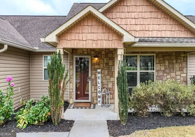 Photo 3 of Single family home for sale at 210 Madison Dr SW, Calhoun, GA 30701 | MLS# 10840823 | Listing updated on 2026-09-18