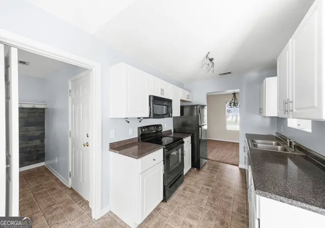 Photo 4 of Single family home for sale at 9020 Whispering Pines Blvd, Statesboro, GA 30458 | MLS# 10851085 | Listing updated on 2026-10-06
