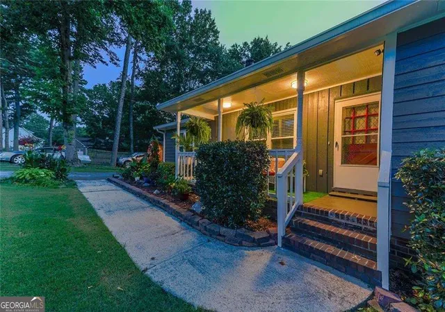 Photo 4 of Single family home for sale at 2674 Sardis Dr, Buford, GA 30519 | MLS# 10807397 | Listing updated on 2026-10-12