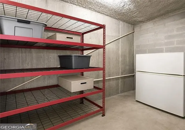 Listing Photo 2 - Condo for sale in building located at 401 10Th St Nw, Atlanta, GA 30318 - Unit #C208
