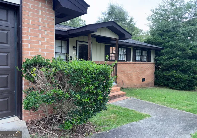 Photo 3 of Single family home for sale at 121 E Richardson St, Oxford, GA 30054 | MLS# 10838352 | Listing updated on 2026-09-16