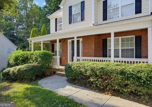 Photo 3 of Single family home for sale at 310 Rockingham Dr, Loganville, GA 30052 | MLS# 10849374 | Listing updated on 2026-10-02