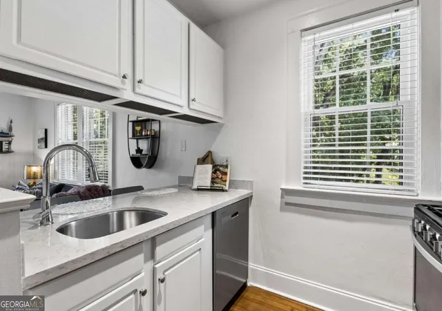 Listing Photo 4 - Condo for sale in building located at 824 Greenwood Ave Ne, Atlanta, GA 30306 - Unit #11