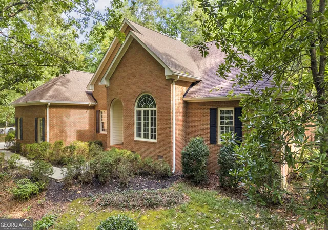 Photo 1 of Single family home for sale at 122 Grand Oaks Dr, Clarkesville, GA 30523 | MLS# 10851427 | Listing updated on 2026-10-07