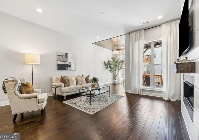 Photo 2 of Townhouse for sale at 259 Franklin Rd, Sandy Springs, GA 30342 | MLS# 10849607 | Listing updated on 2026-10-03