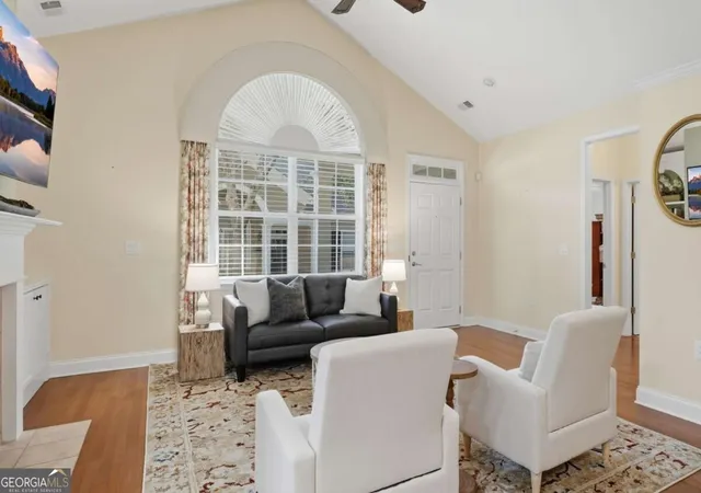 Listing Photo 5 - Condo for sale in building located at 2617 Grapevine Cir, Cumming, GA 30041 - Unit #601