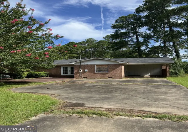 Photo 2 of Sale Pending at 1004 East 6th Ave, Cordele, GA 31015 | MLS# 10843644 | Listing updated on 2026-10-05