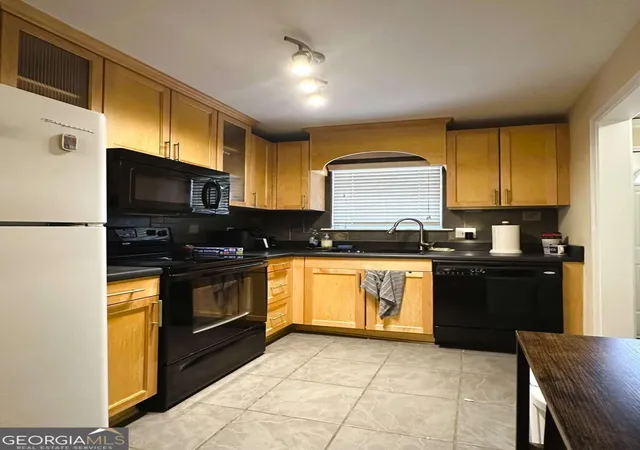 Photo 3 of Condo for sale at 1055 Baxter St #102, Athens, GA 30606 | MLS# 10838526 | Listing updated on 2026-09-02