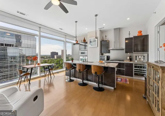 Photo 4 of Condo for sale at 45 Ivan Allen Jr Blvd #1703, Atlanta, GA 30308 | MLS# 10839679 | Listing updated on 2026-09-14