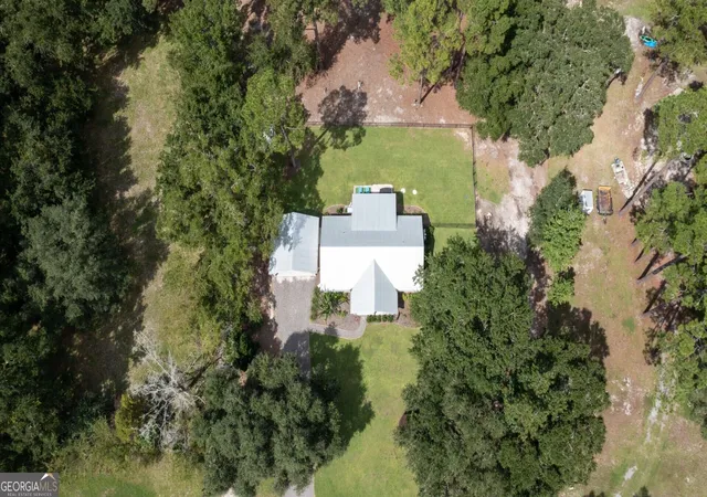 Photo 2 of Single family home for sale at 2215 Oscar Rd, White Oak, GA 31568 | MLS# 10850257 | Listing updated on 2026-10-05