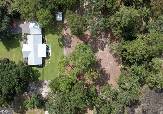 Photo 4 of Single family home for sale at 2215 Oscar Rd, White Oak, GA 31568 | MLS# 10850257 | Listing updated on 2026-10-05