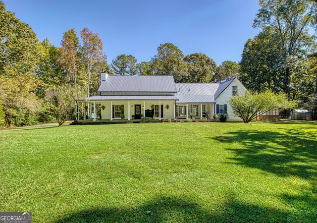Photo 1 of Single family home for sale at 1735 Highway 85, Senoia, GA 30276 | MLS# 10872313 | Listing updated on 2026-10-29