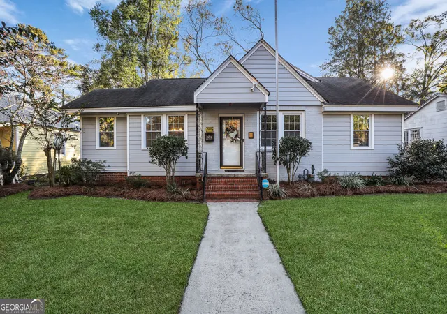 Photo 1 of Single family home for sale at 1333 E 52nd Street, Savannah, GA 31404 | MLS# 10848974 | Listing updated on 2026-10-02