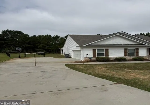Photo 2 of Single family home for sale at 158 Meadowbrooke Dr, Milner, GA 30257 | MLS# 10850802 | Listing updated on 2026-10-06