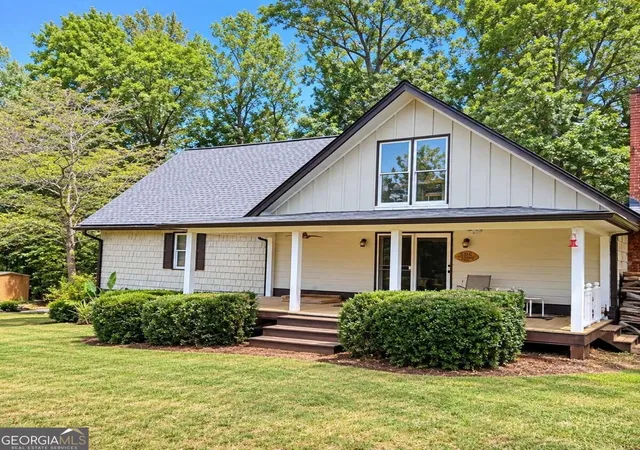Photo 1 of Single family home for sale at 325 Racetrack Rd, Danielsville, GA 30633 | MLS# 10847267 | Listing updated on 2026-09-30
