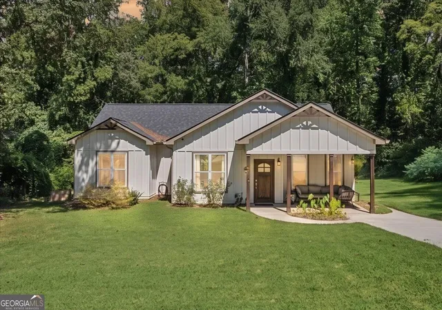 Photo 1 of Single family home for sale at 2101 Verbena St Nw, Atlanta, GA 30314 | MLS# 10846574 | Listing updated on 2026-09-30