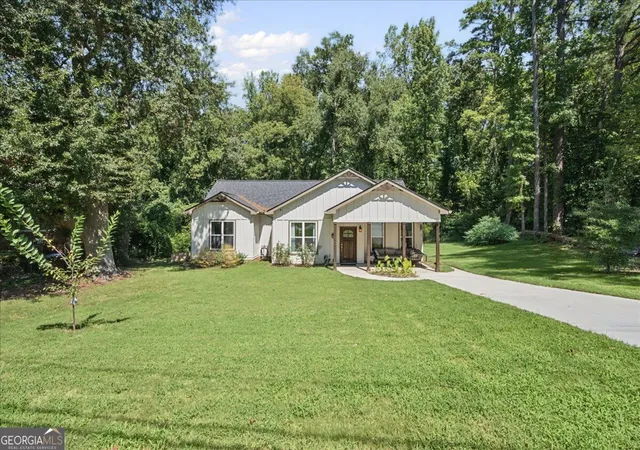 Photo 2 of Single family home for sale at 2101 Verbena St NW, Atlanta, GA 30314 | MLS# 10846574 | Listing updated on 2026-09-30