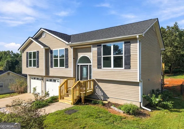 Photo 2 of Single family home for sale at 6035 Daffodil Dr, Flowery Branch, GA 30542 | MLS# 10849459 | Listing updated on 2026-10-08