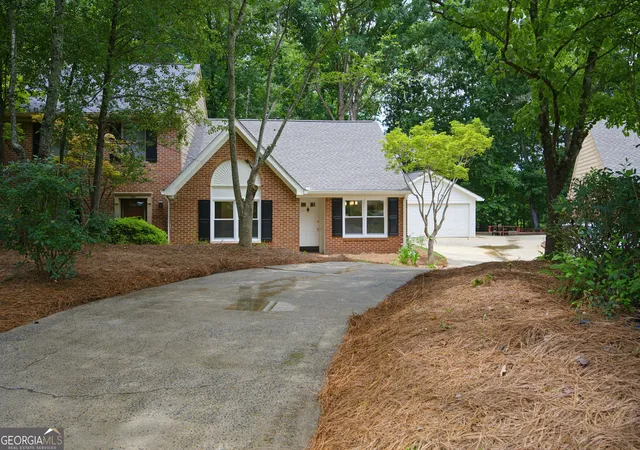 Photo 3 of Townhouse for sale at 1299 Whitlock Ridge Dr SW, Marietta, GA 30064 | MLS# 10838908 | Listing updated on 2026-09-17